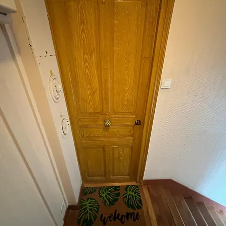 Une Tour Eiffel Un Apartmán Puteaux